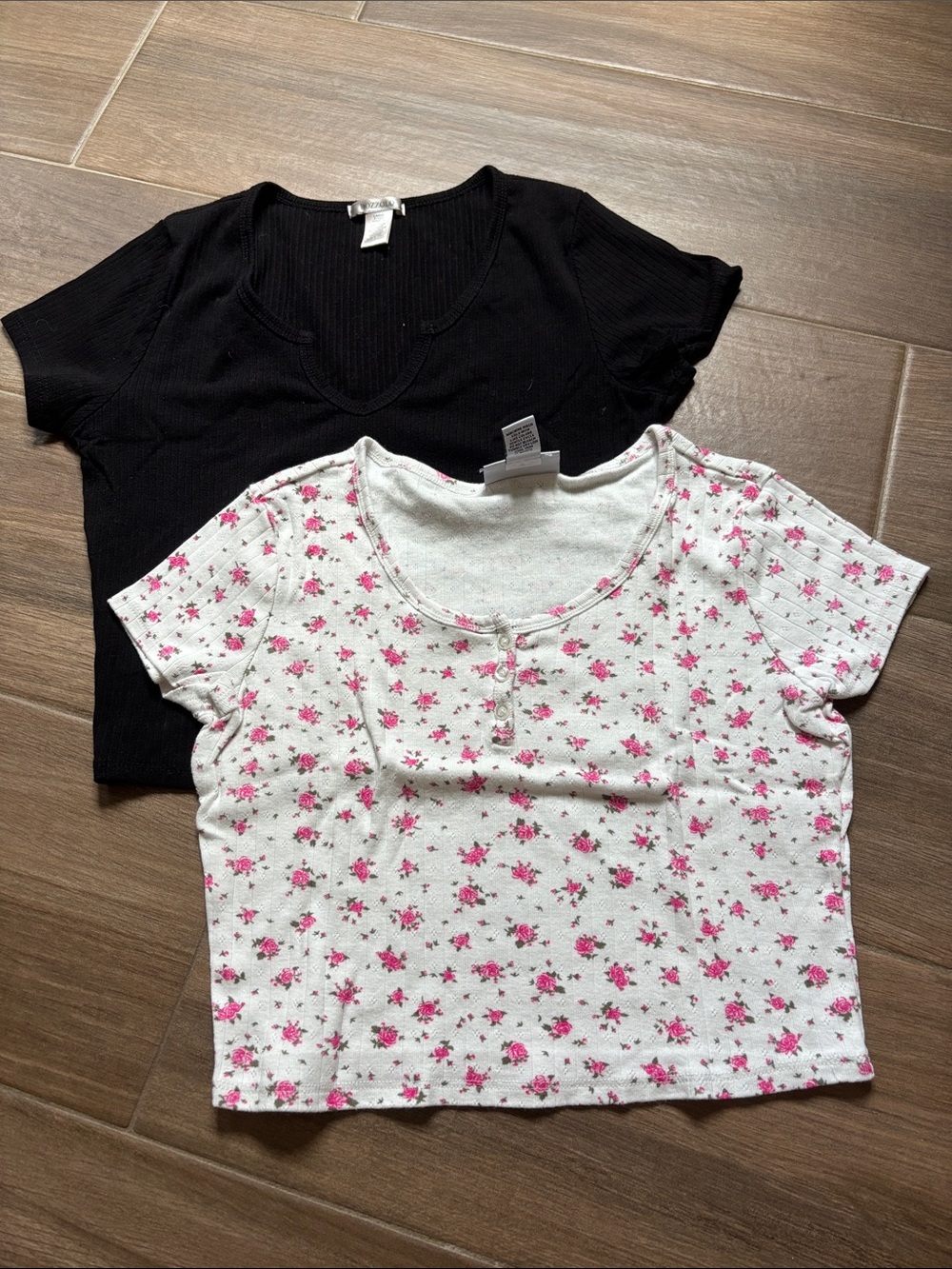 TWO Short Sleeve Ribbed Crop Top Tees